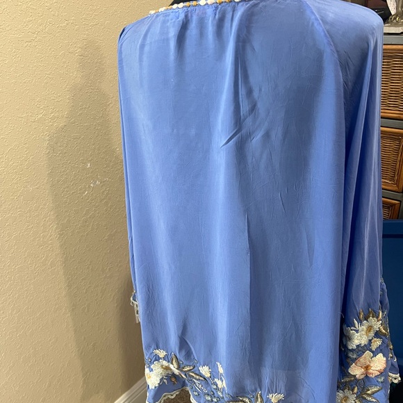 Fabulous Periwinkle blue Bishop sleeved Embroidered Johnny was tunic - Picture 6 of 6